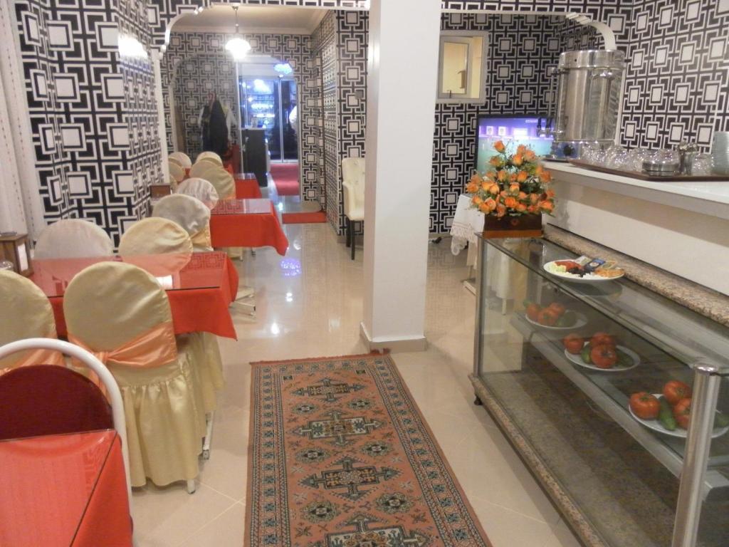 Otel La White