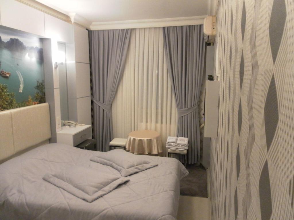Otel La White