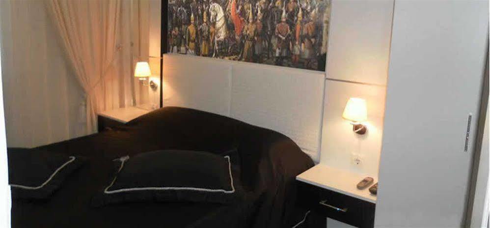 Otel La White